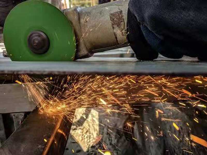 有色金屬產業：規范化套保讓企業更“多金”